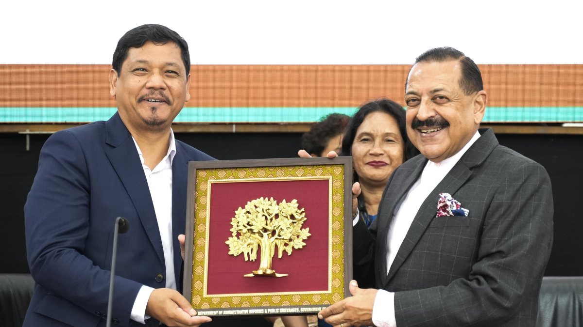 Jitendra Singh felicitated by Meghalaya CM at e-Gov conference