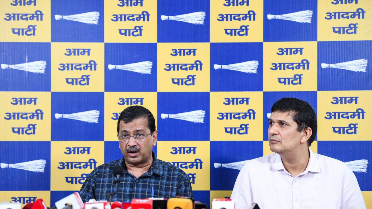 Kejriwal addresses press conference at AAP headquarters