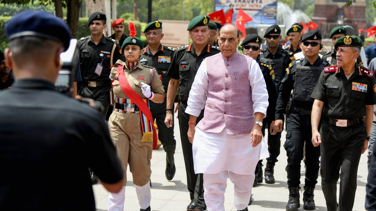 Rajnath Singh flags off Shaurya Vijay Yatra on Kargil Vijay Diwas