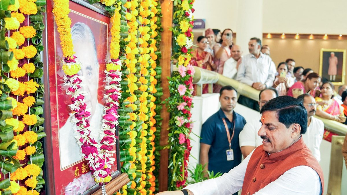 Mohan Yadav pays tribute to ex-CM Kailash Chandra Joshi