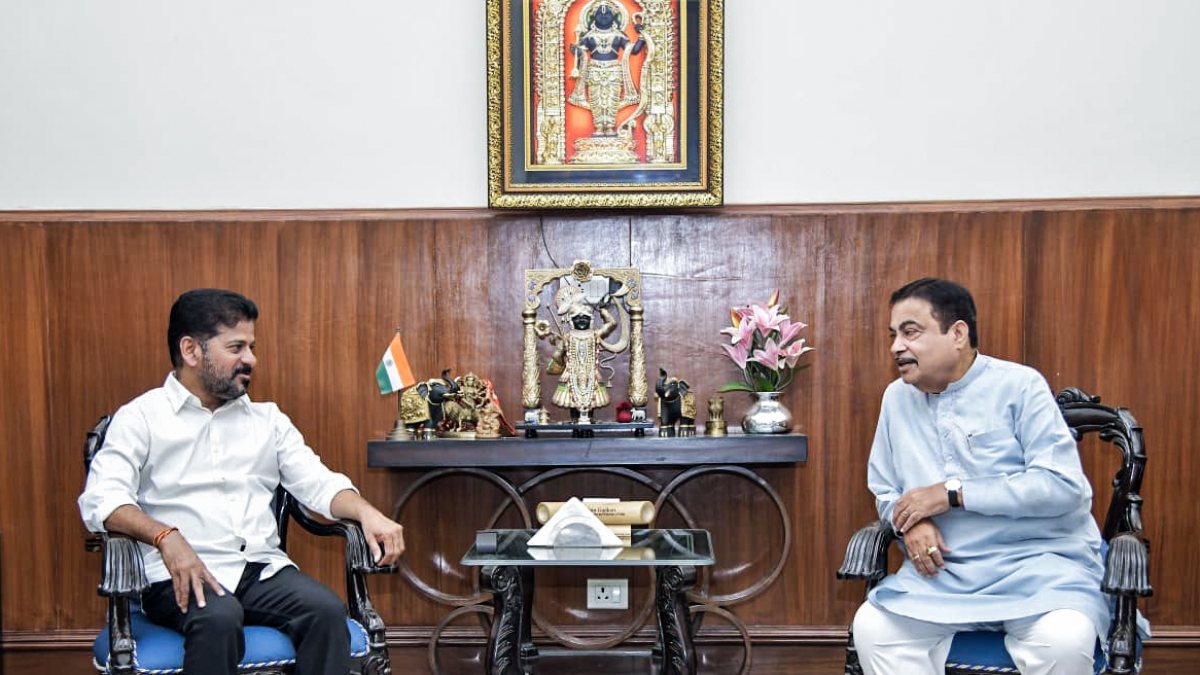 Telangana CM Revanth Reddy meets Nitin Gadkari on highway projects