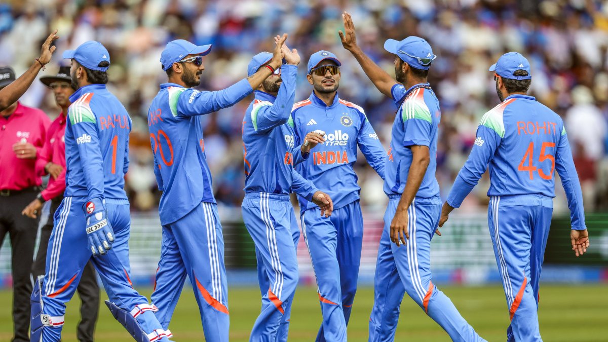 India's Kohli, Gill celebrate England wicket in 1st ODI