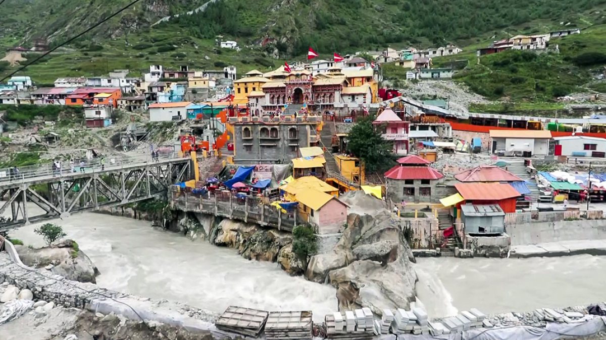 Aerial view of Badrinath Temple on the Alaknanda River