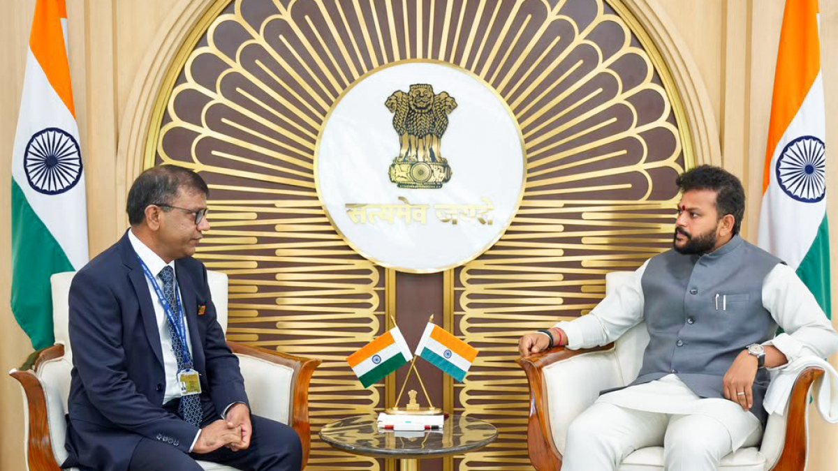 Pawan Hans CMD meets aviation minister in Delhi