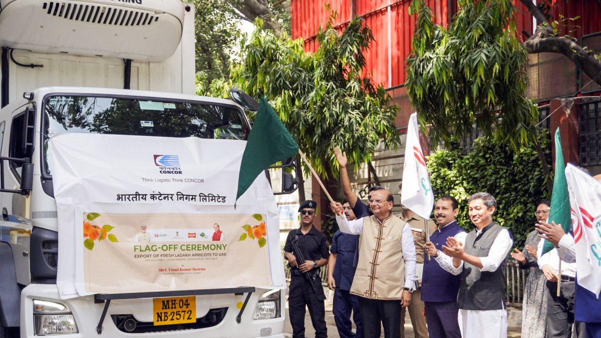 Ladakh apricot export to UAE flagged off