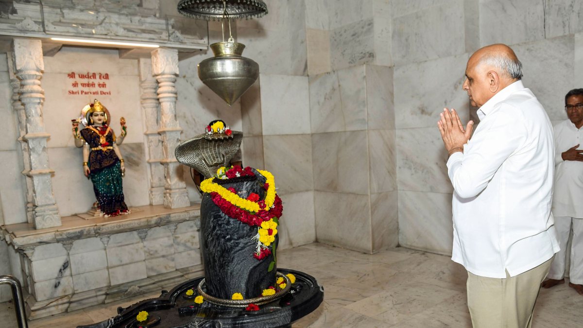 Gujarat CM Bhupendra Patel offers prayers at Adalaj Trimandir on birthday