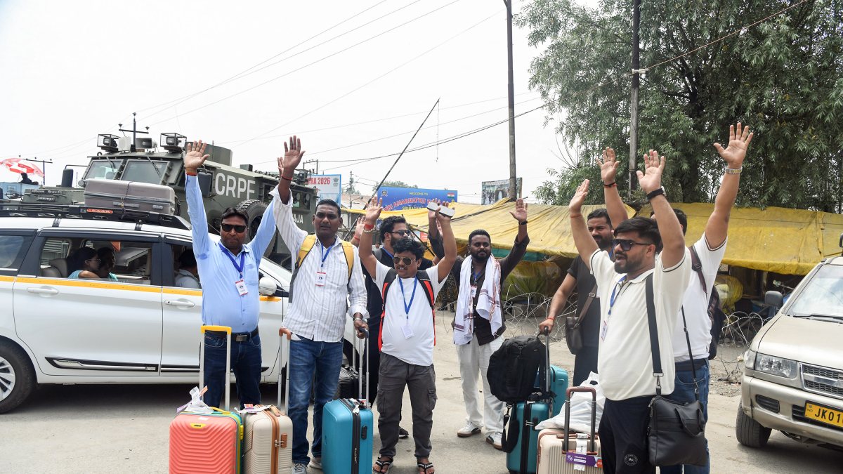 Amarnath Yatra pilgrims arrive at Pantha Chowk transit camp