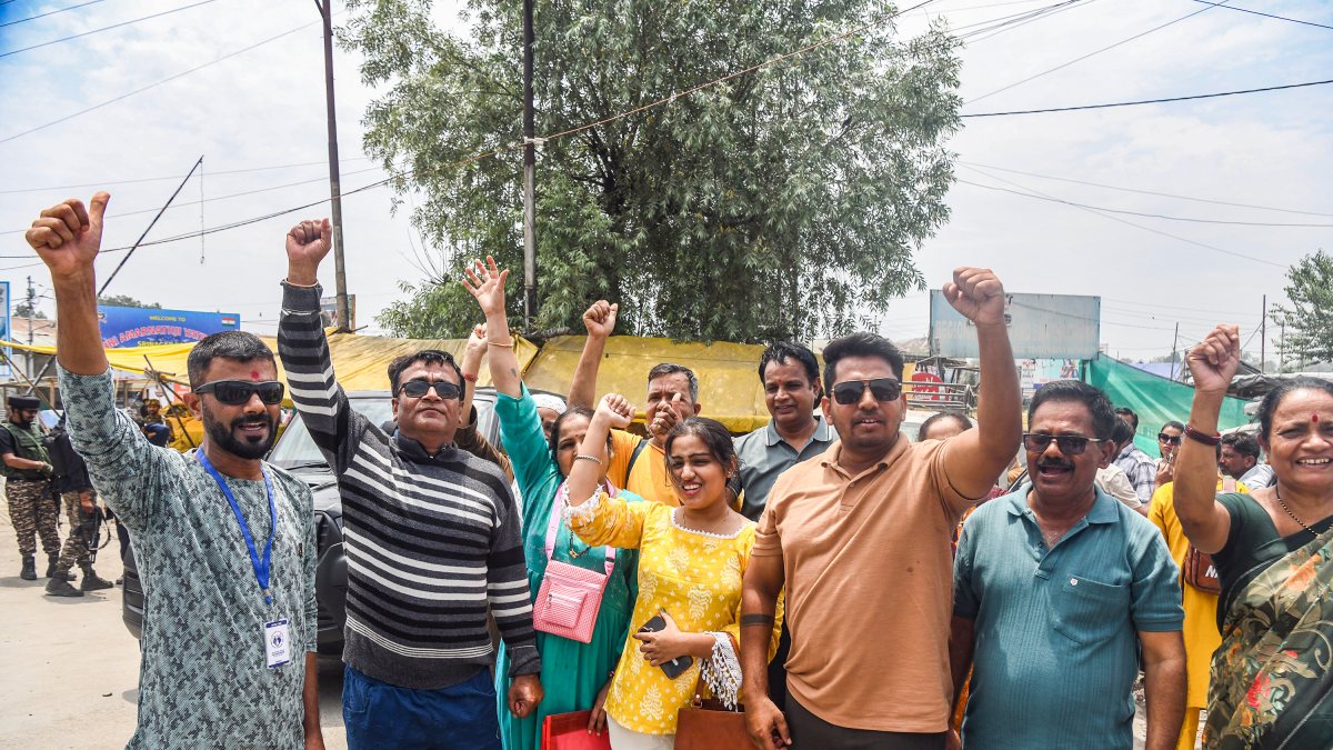 Amarnath Yatra pilgrims arrive at Pantha Chowk transit camp