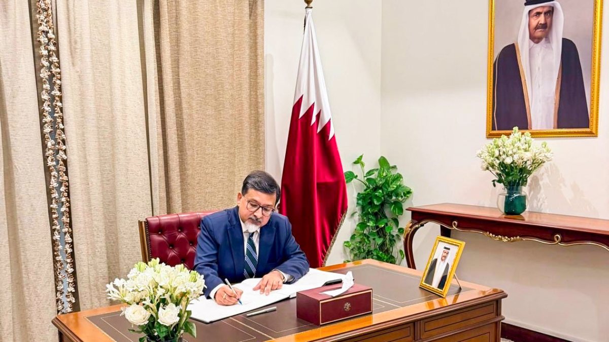 India signs Qatar condolence book for Sheikh Hamad bin Khalifa Al Thani