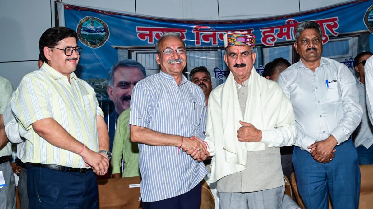 Himachal CM lays foundation for Hamirpur municipal office