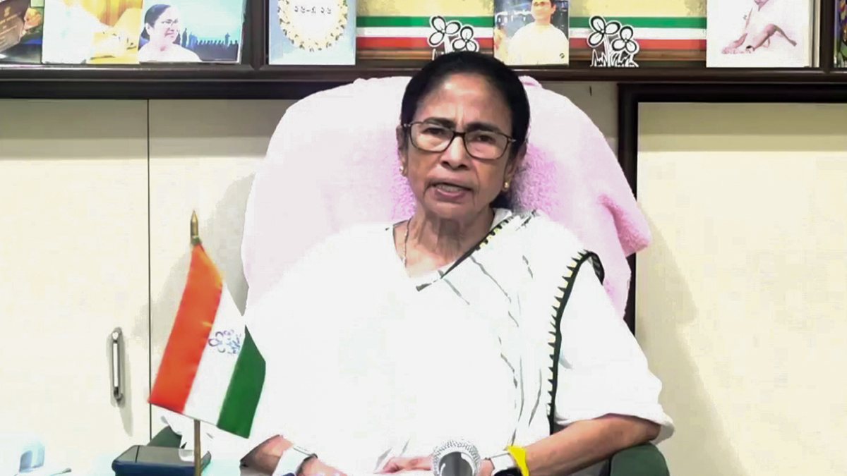 Mamata Banerjee addresses press conference in Kolkata