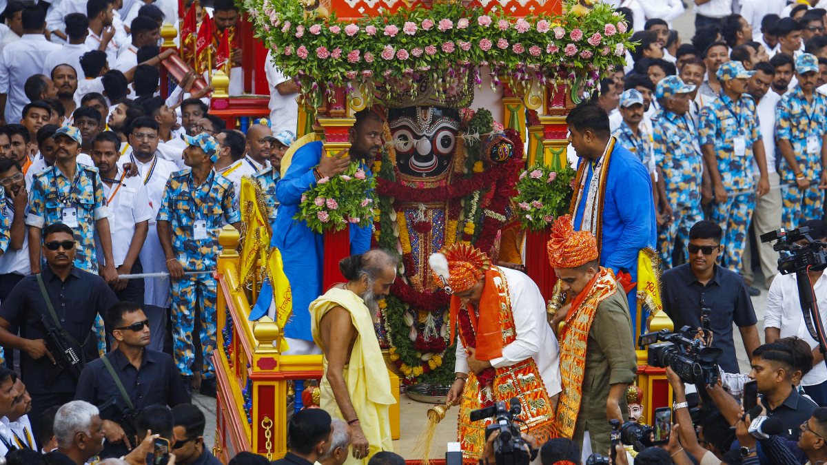 Gujarat CM Bhupendra Patel performs Pahind vidhi at 149th Rath Yatra