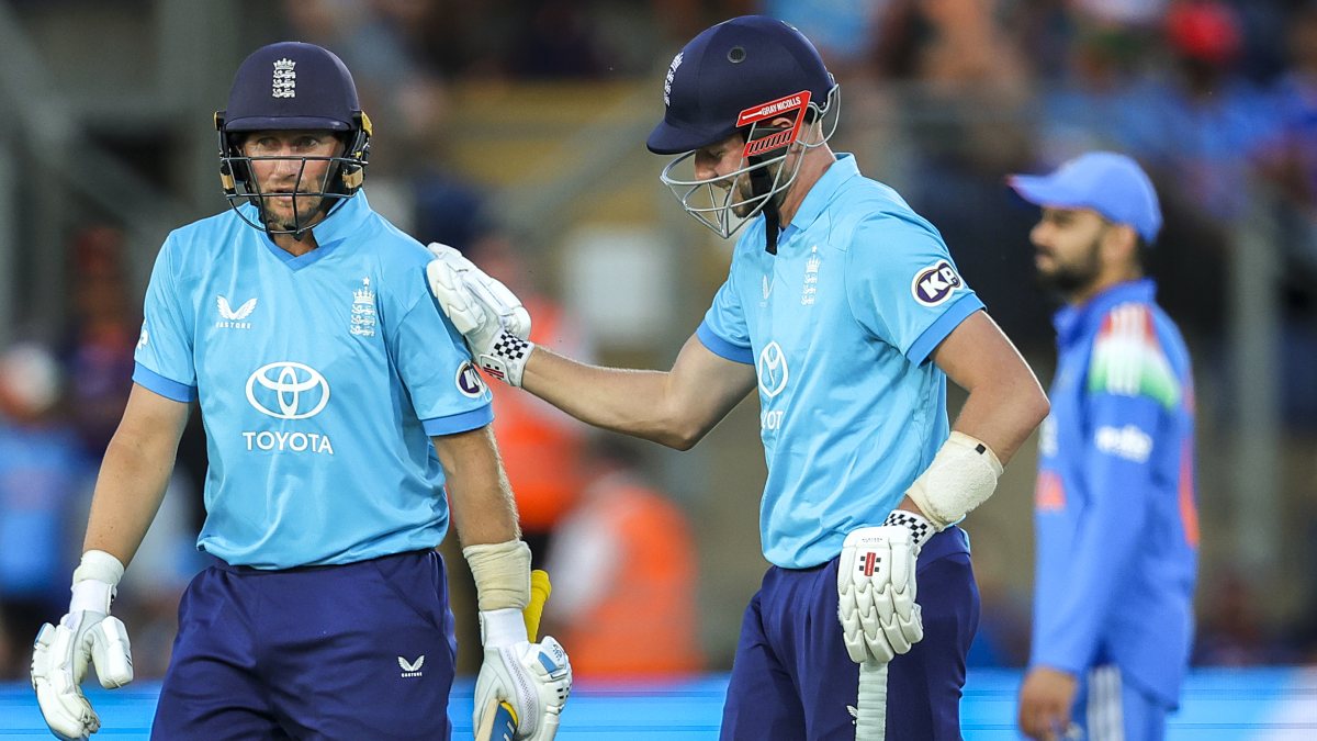England's Root and Atkinson celebrate 2nd ODI win over India