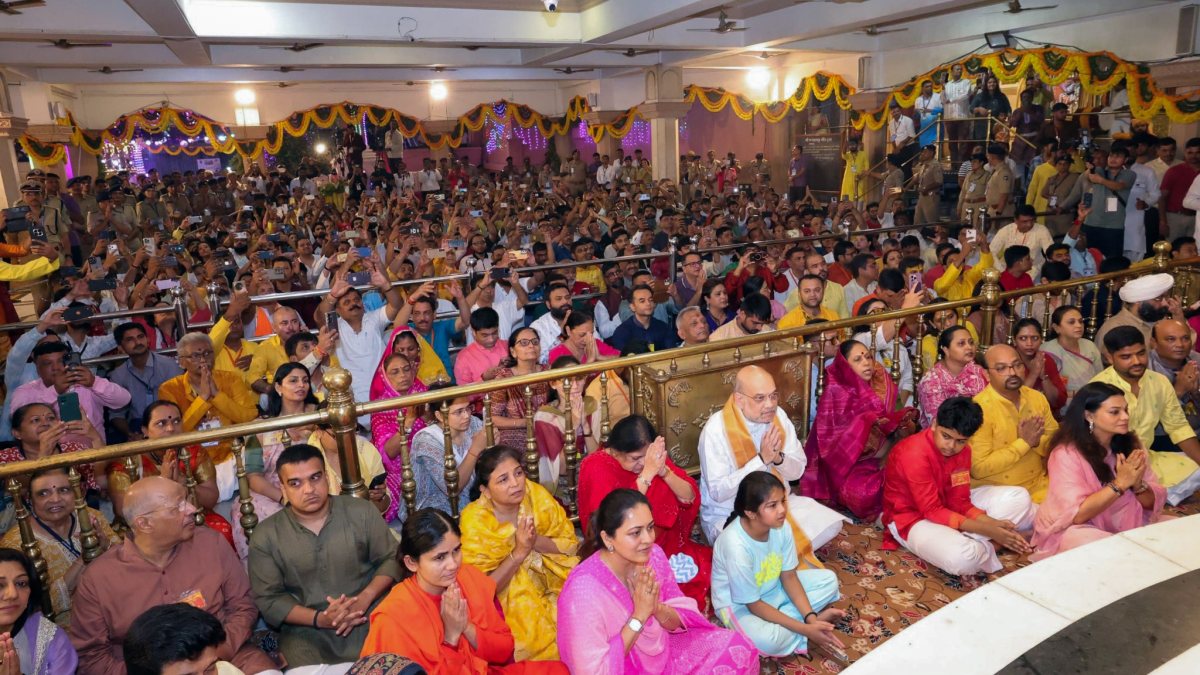 Amit Shah performs Mangala Aarti at Jagannath Temple Rath Yatra
