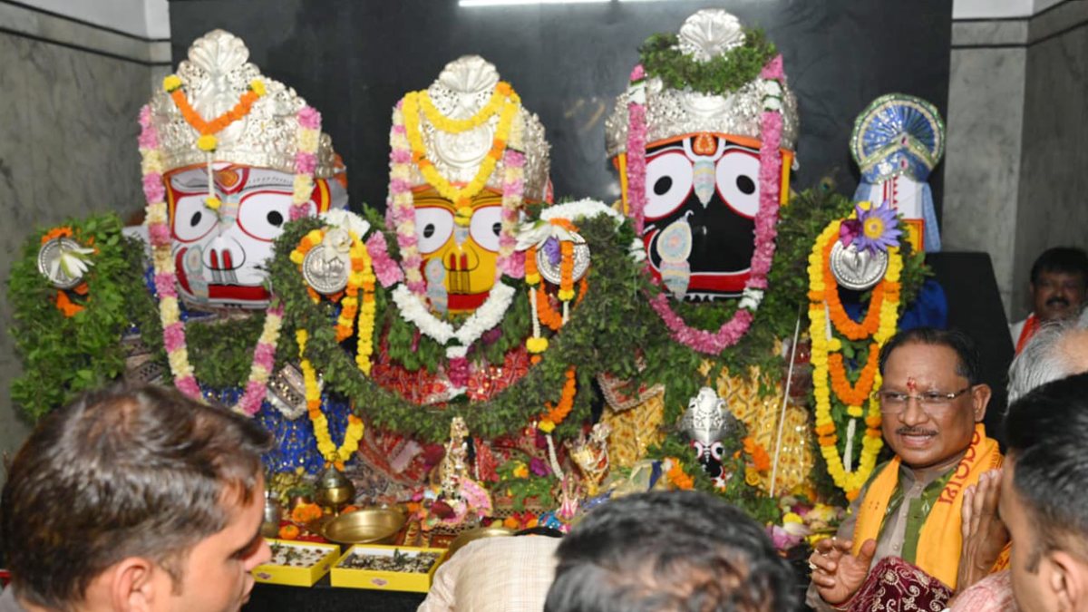 Chhattisgarh CM Vishnu Deo Sai offers prayers at Rath Yatra in Raipur