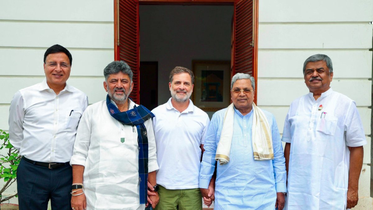 Congress leaders meet in New Delhi for strategy session