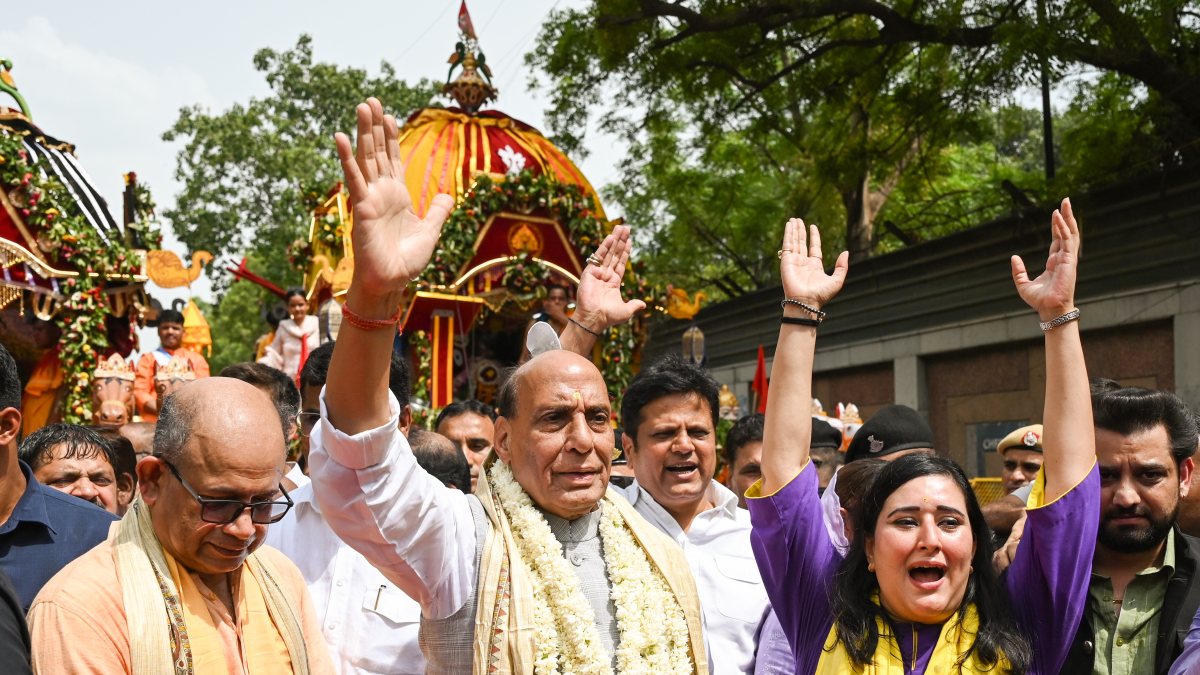 Rajnath Singh joins Lord Jagannath Rath Yatra in Delhi