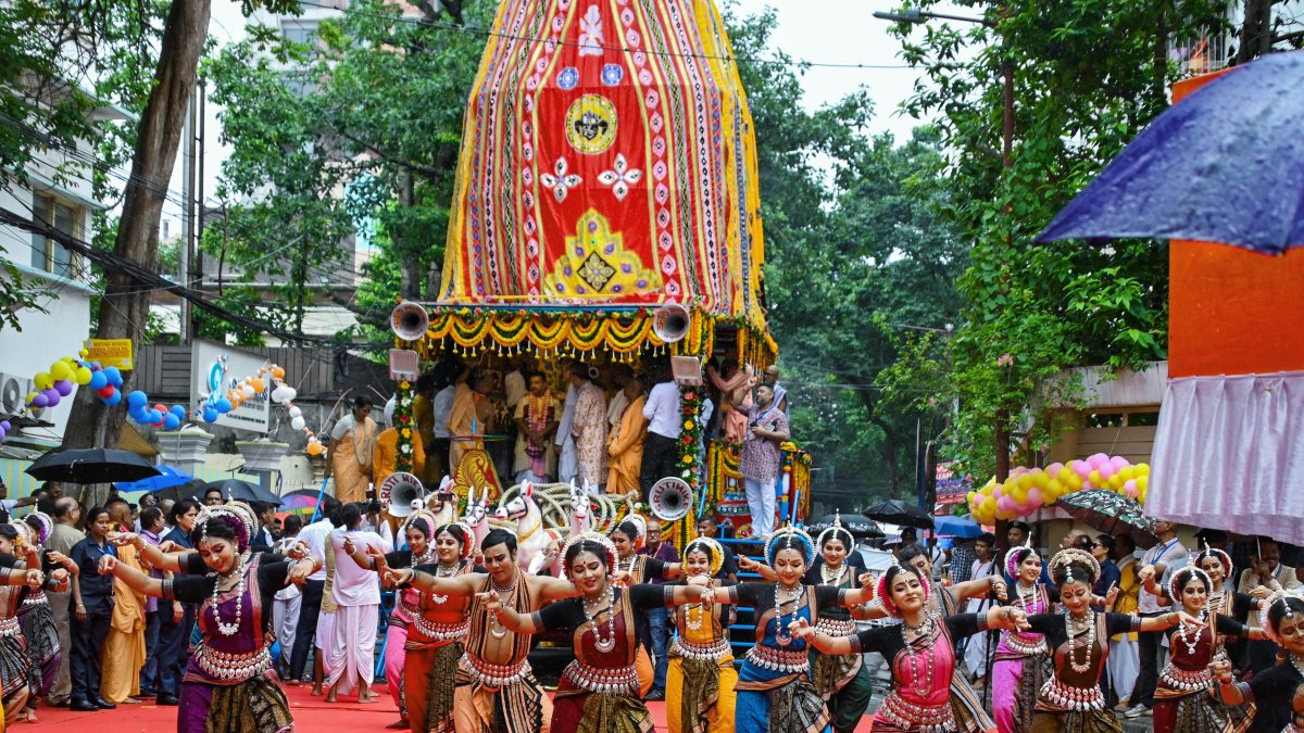 Dona Ganguly performs at ISKCON's 149th Rath Yatra in Kolkata