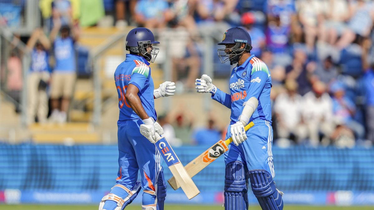Shreyas Iyer and Jasprit Bumrah celebrate partnership in Cardiff