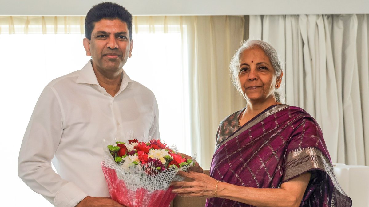 Union MoS Pemmasani meets Finance Minister Sitharaman in Vijayawada