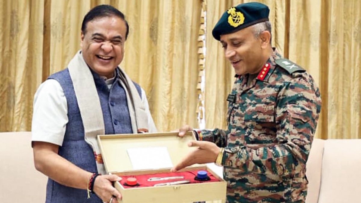 Army GOC calls on Assam CM in Guwahati