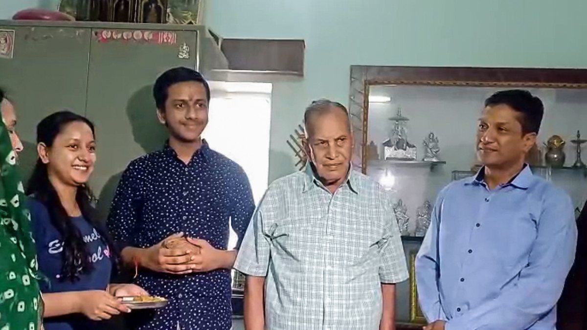 Jaipur student celebrates NEET-UG 2026 All India Rank 3