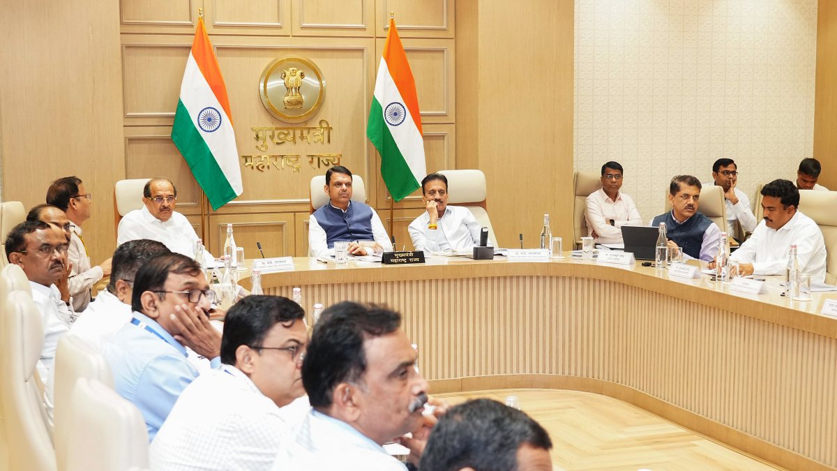 Fadnavis reviews water resources and Viksit Maharashtra 2047