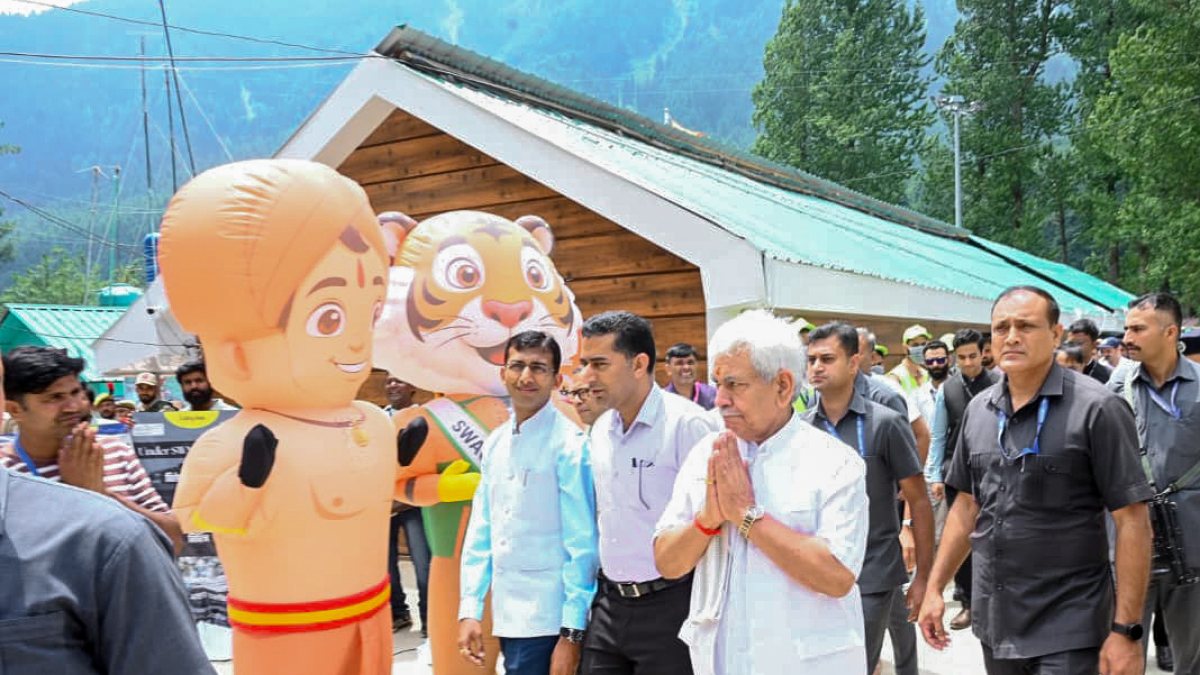 Jammu and Kashmir LG inspects Amarnath Yatra facilities