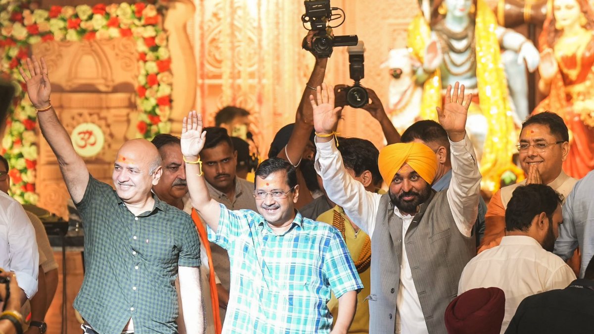 Punjab CM Mann joins Kejriwal and Sisodia at Shiv event