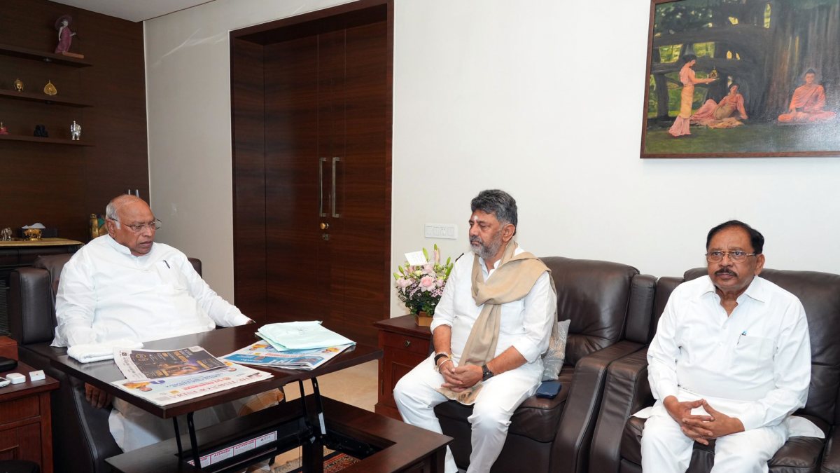 Karnataka CM Shivkumar meets Congress chief Kharge in Bengaluru