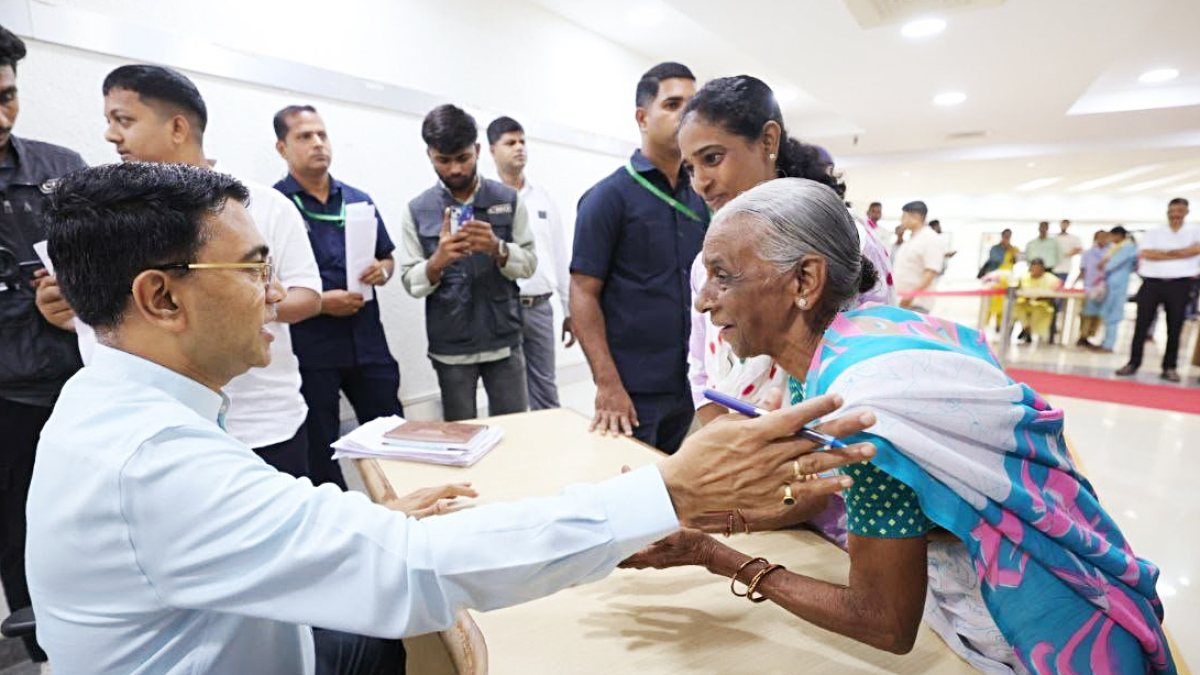 Goa CM Sawant meets citizens at Ravindra Bhavan