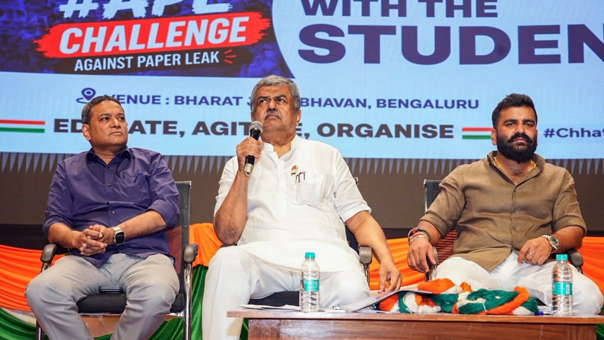 Karnataka Congress chief addresses student-youth dialogue in Bengaluru