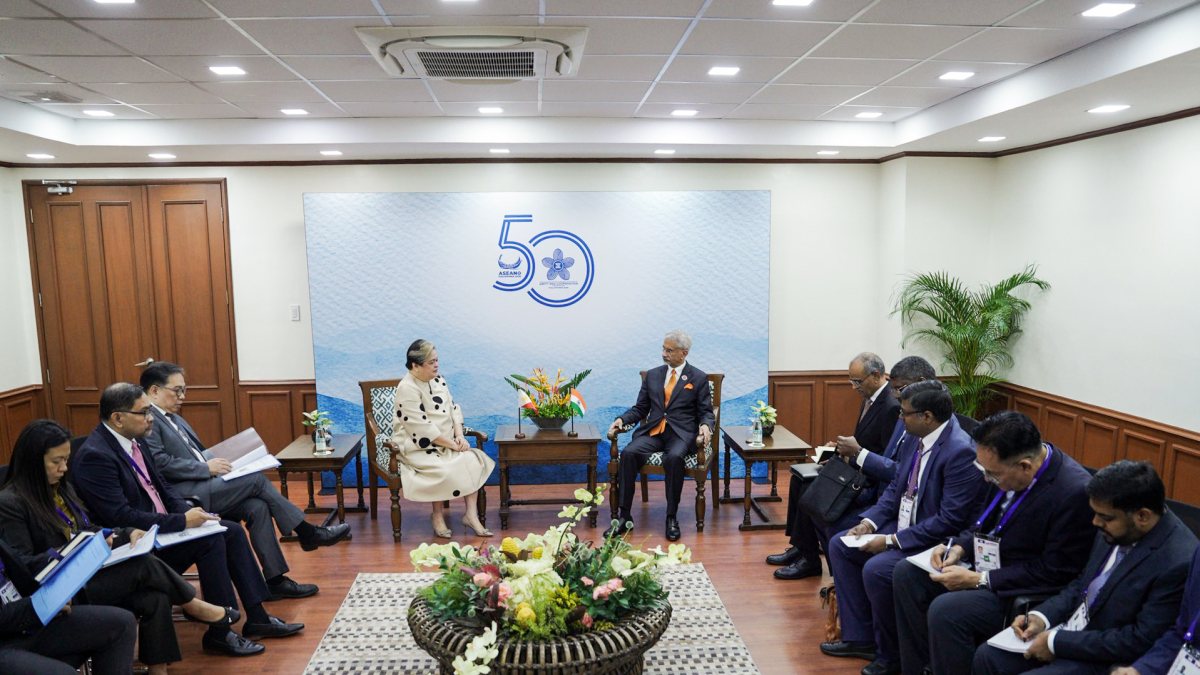 Jaishankar meets Philippines foreign secretary in Manila