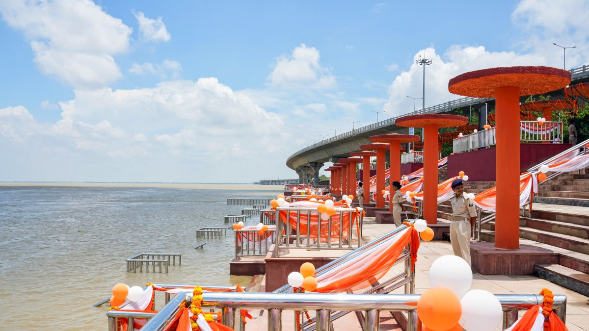 Bihar CM inaugurates Patna riverfront ghats