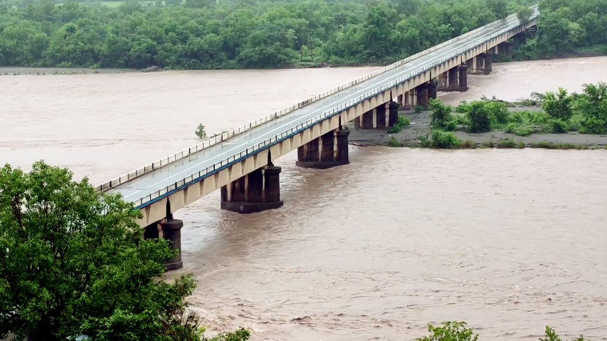 Chenab river nears danger mark amid heavy rainfall in Reasi