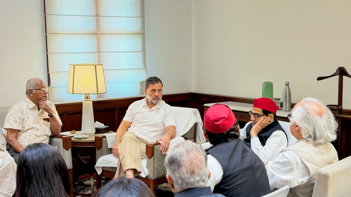 Rahul Gandhi meets INDIA bloc leaders at Parliament