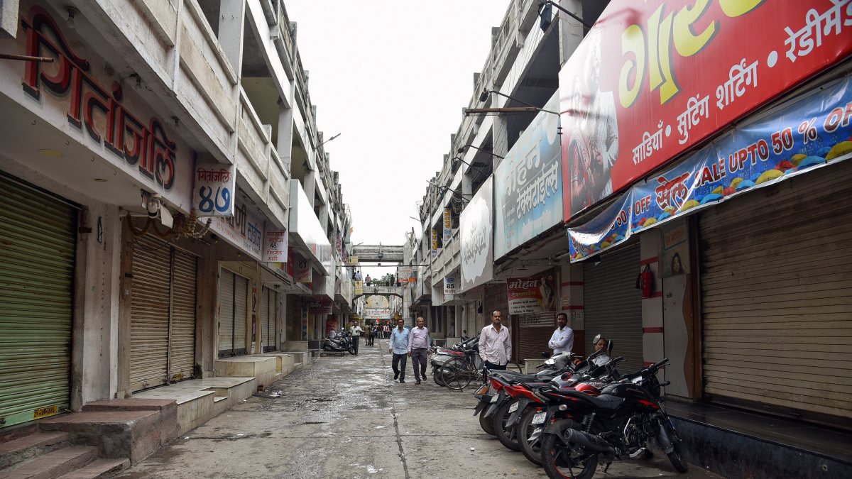 Maharashtra Bandh shuts shops in Akola