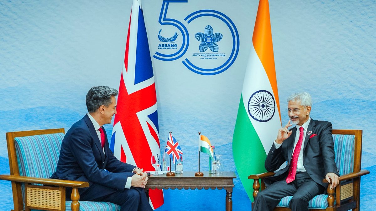 Jaishankar meets UK's Miliband at ASEAN meet in Manila