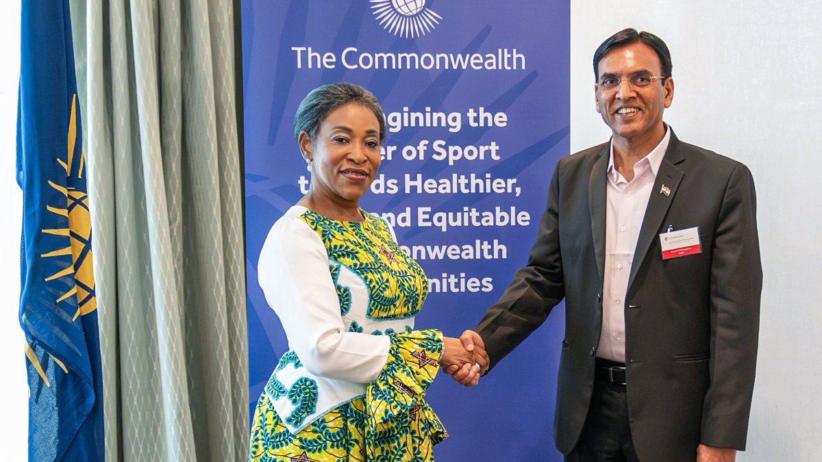 Mansukh Mandaviya meets Commonwealth Secretary-General in Glasgow
