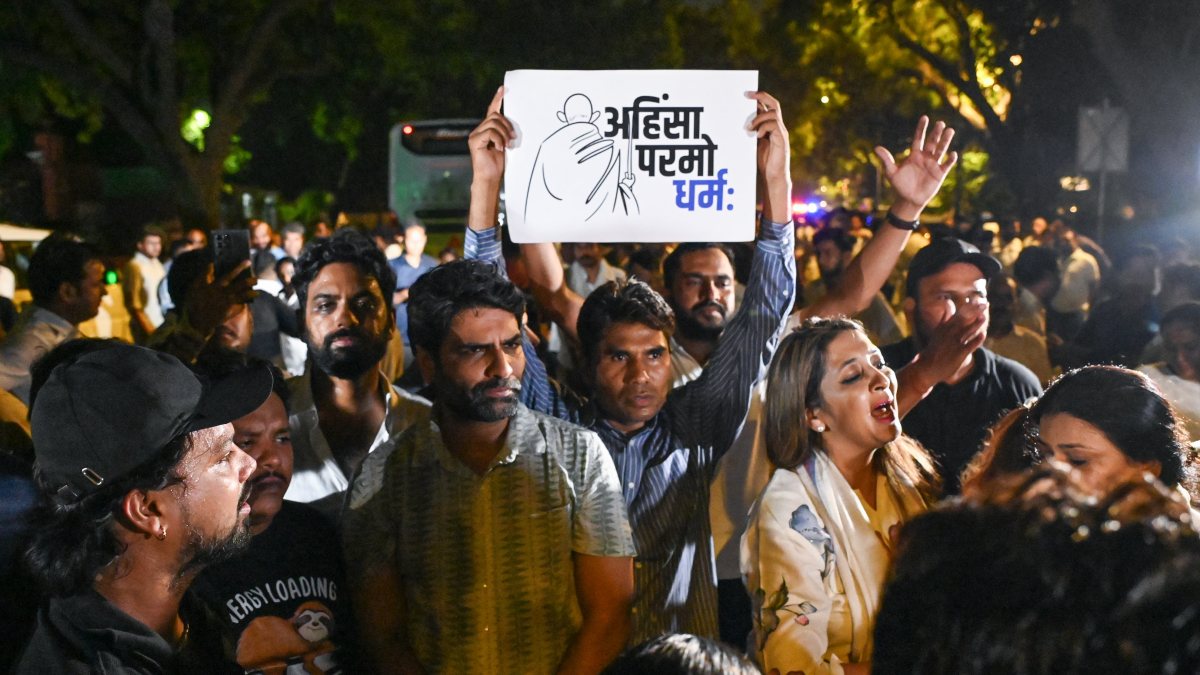 Congress supporters protest at Gandhi Smriti over NEET paper leak