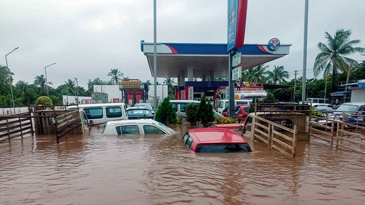 67 rescued in Navsari as floods submerge vehicles
