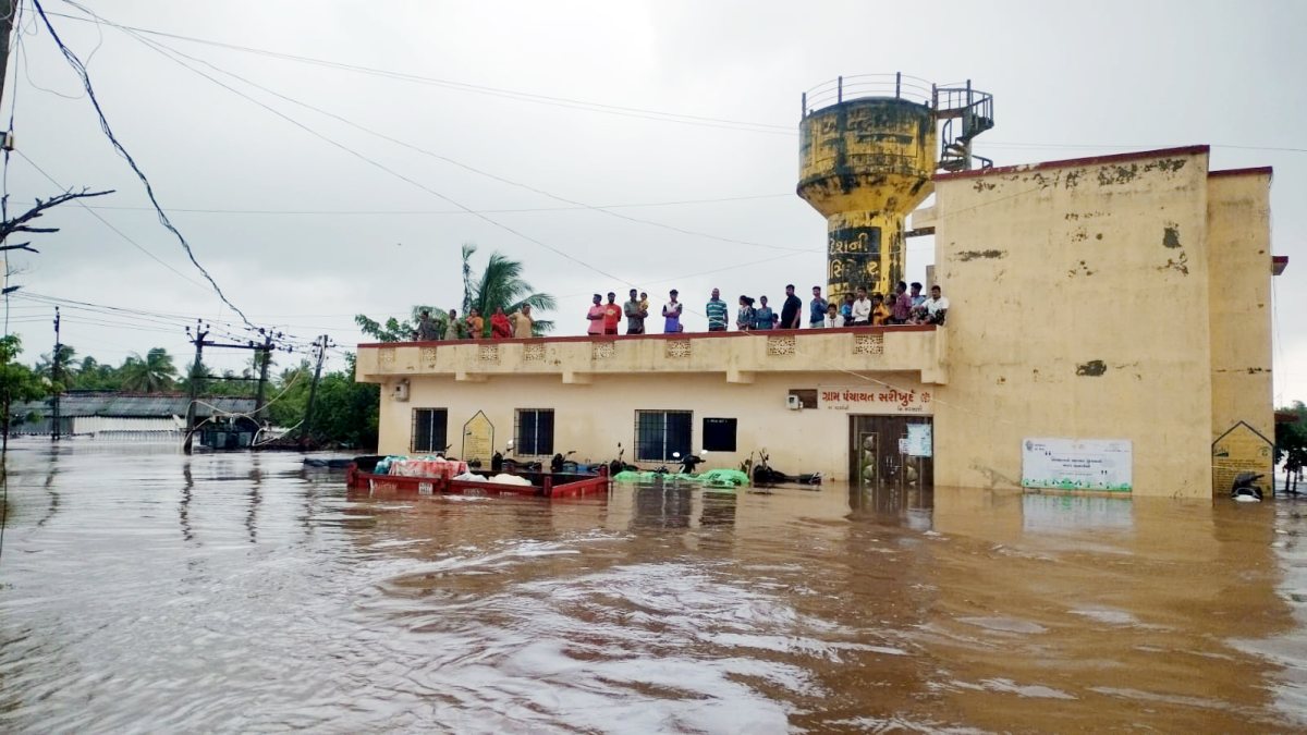 NDRF rescues 67 from flooded Navsari village