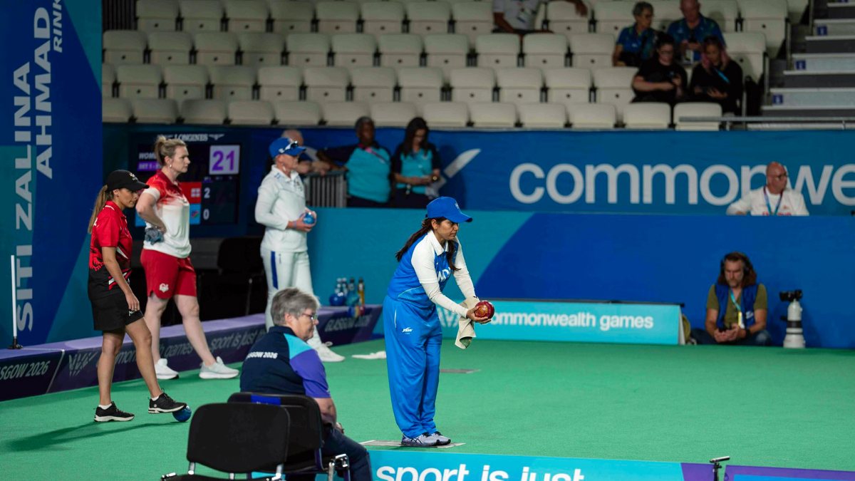Indian lawn bowler in action against Malta at Commonwealth Games