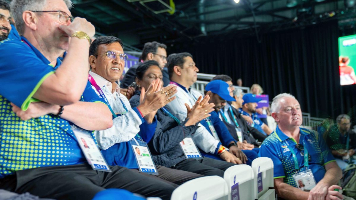 Mansukh Mandaviya watches India's Bowls Women's Pairs match at CWG 2026