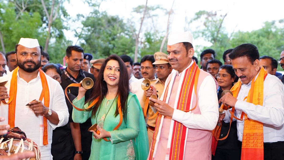 Maharashtra Chief Minister Devendra Fadnavis with his wife Amruta Fadnavis at…