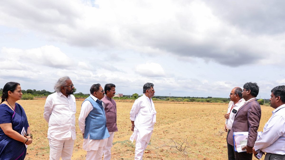 Karnataka Chief Minister DK Shivakumar visits the drought-affected area and…