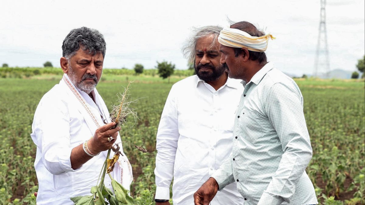 Karnataka Chief Minister DK Shivakumar visits the drought-affected area and…