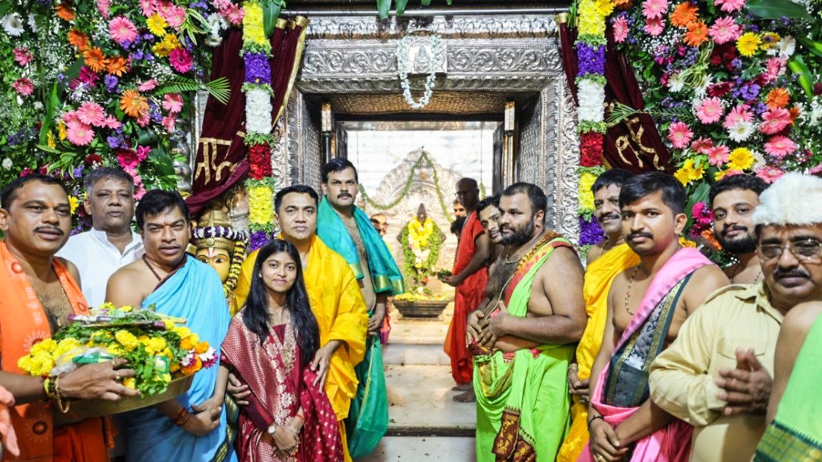 Goa Chief Minister Pramod Sawant during the offer's prayers at Shri…