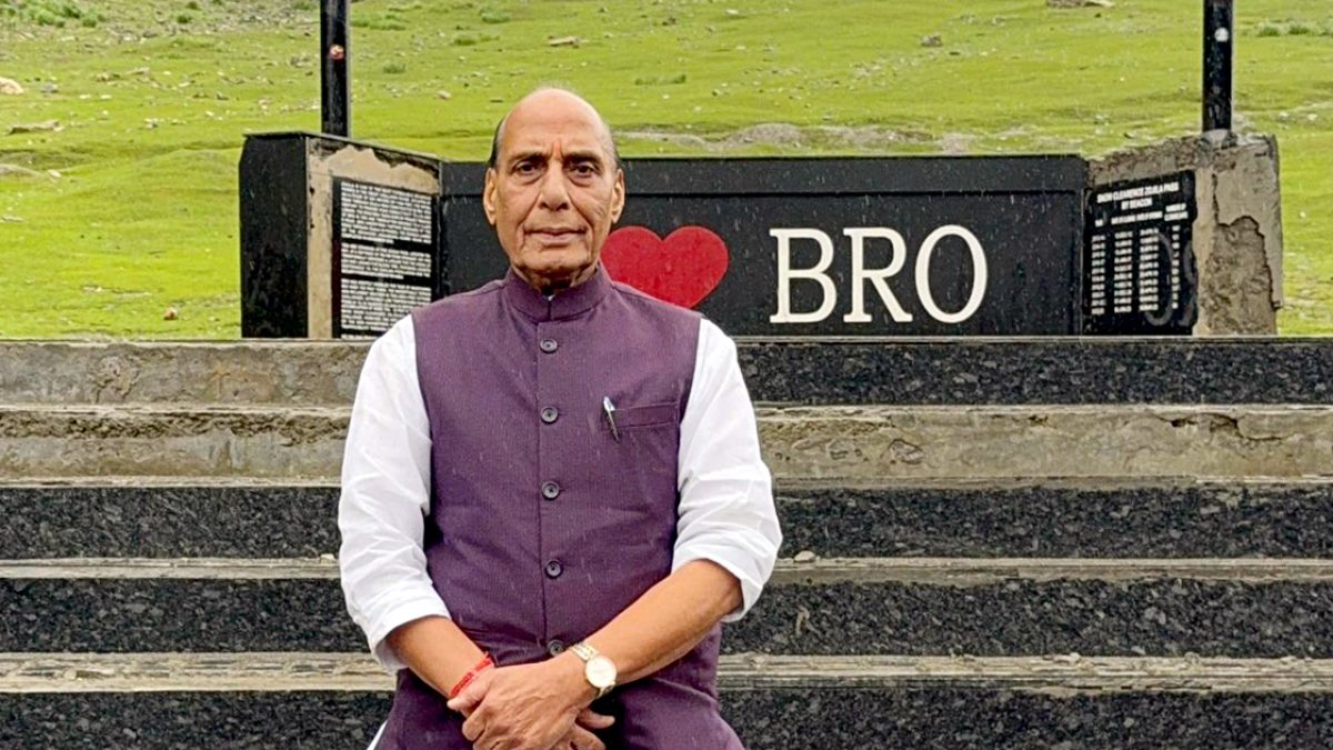 Union Defence Minister Rajnath Singh visits Zojila Pass, in Kargil on Saturday…