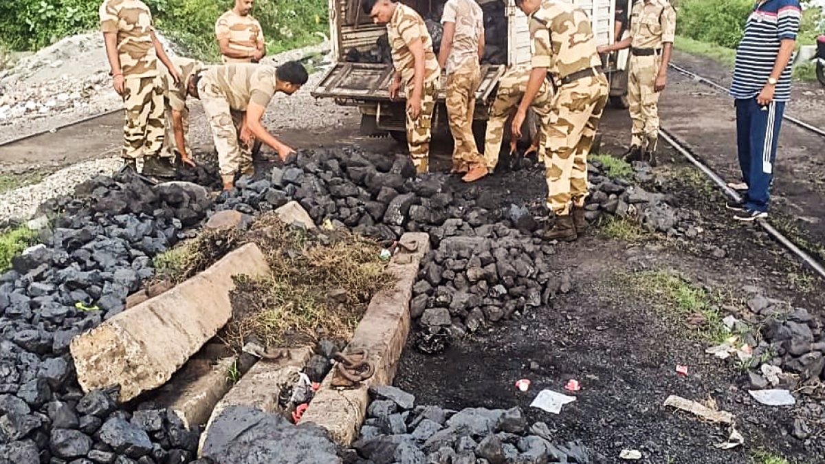 CISF arrests five, seizes 40 vehicles in anti-coal mining drive